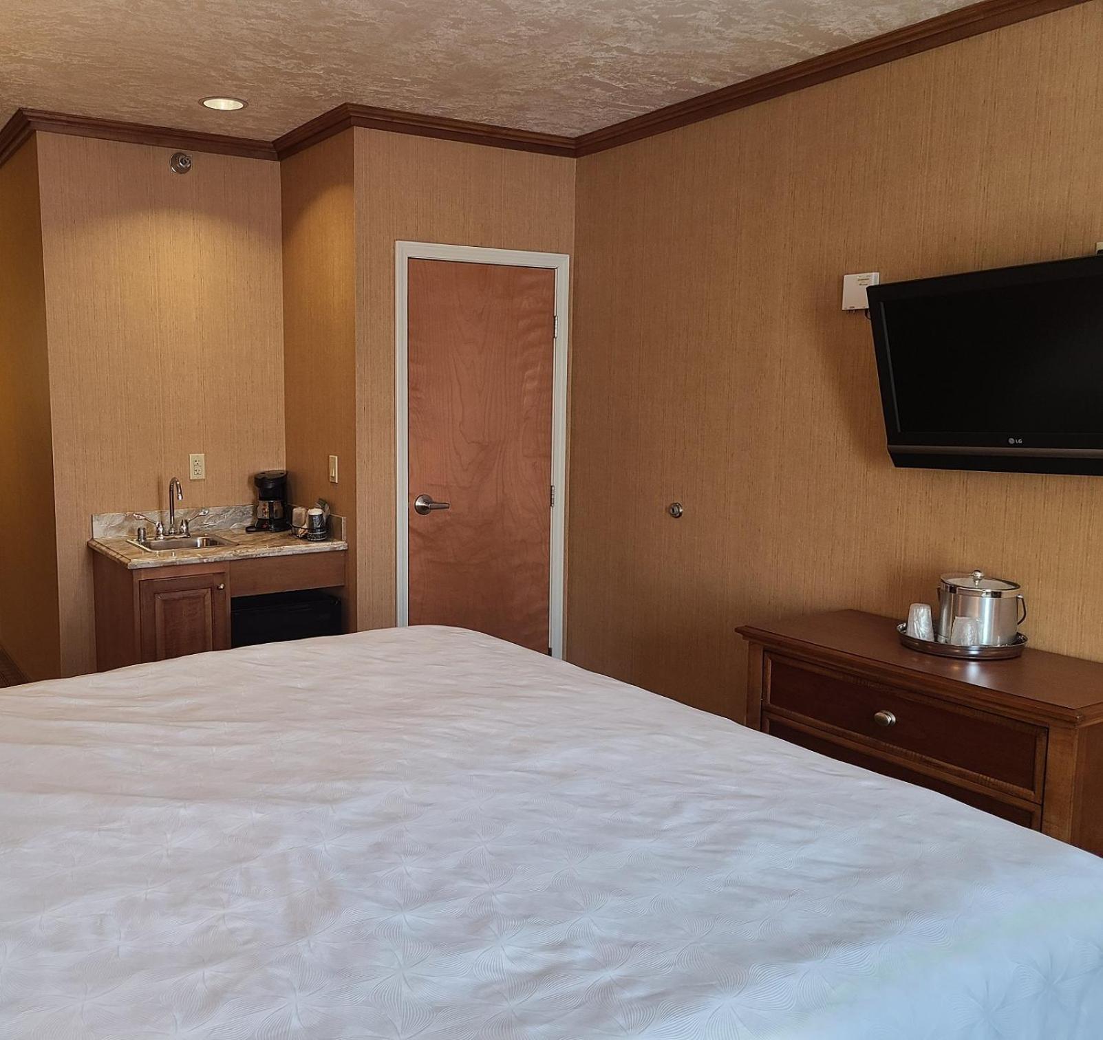 Mineral Palace & Gaming Hotel